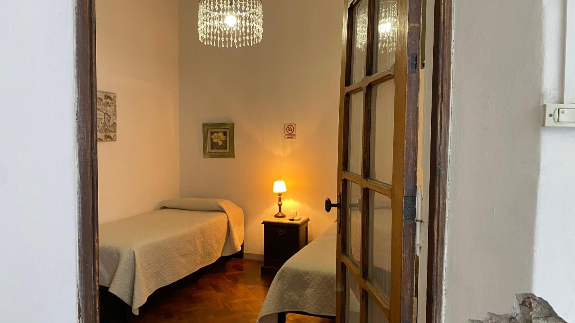 Alojamiento En El Centro De Salta - Casaguemessalta Ngoại thất bức ảnh