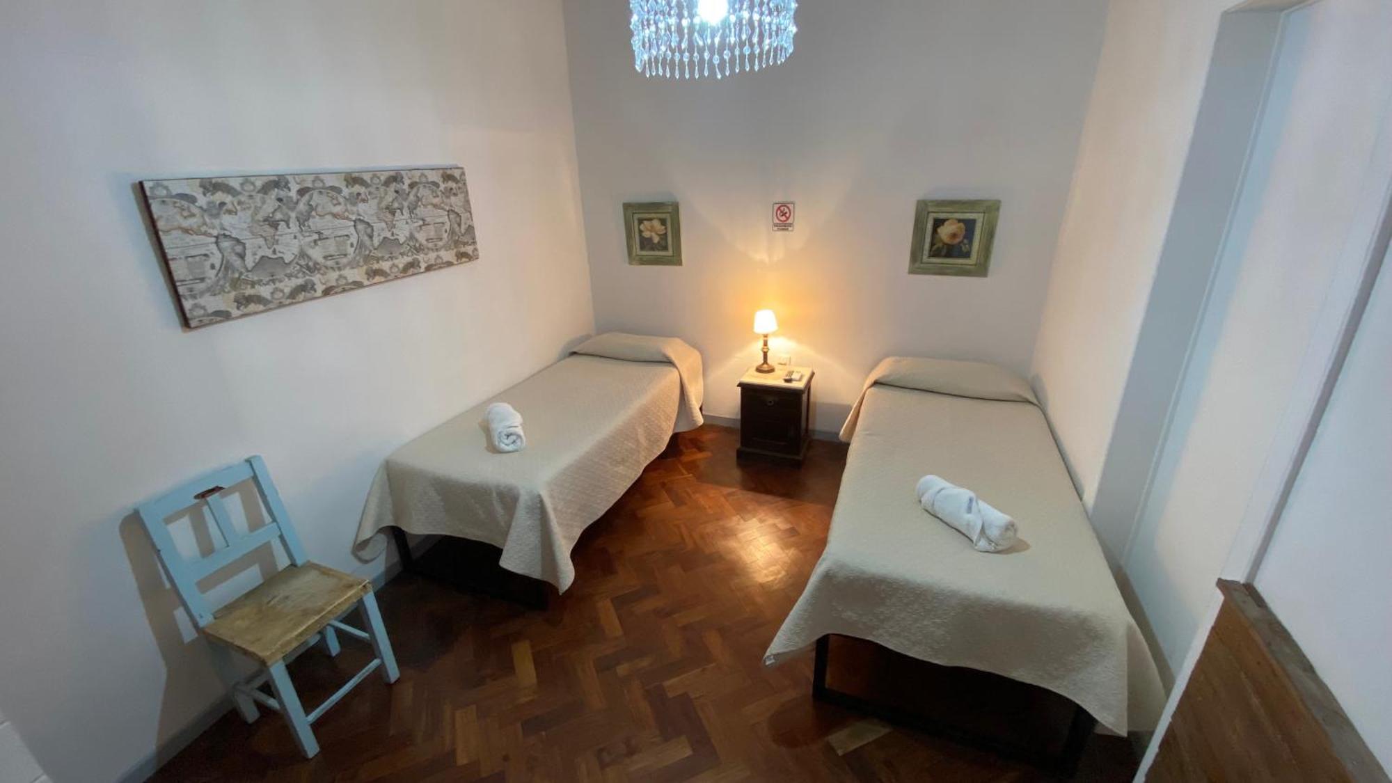 Alojamiento En El Centro De Salta - Casaguemessalta Ngoại thất bức ảnh